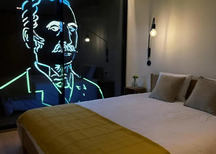 Проживание в семье Five Senses *