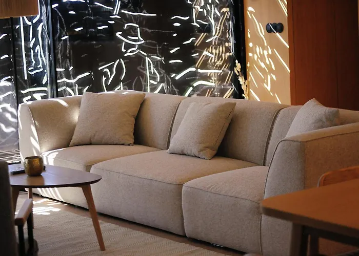 Проживание в семье Five Senses